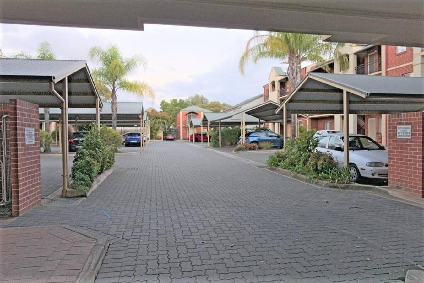 Holiday home Big Free Wifi Gated Parking Aircon *