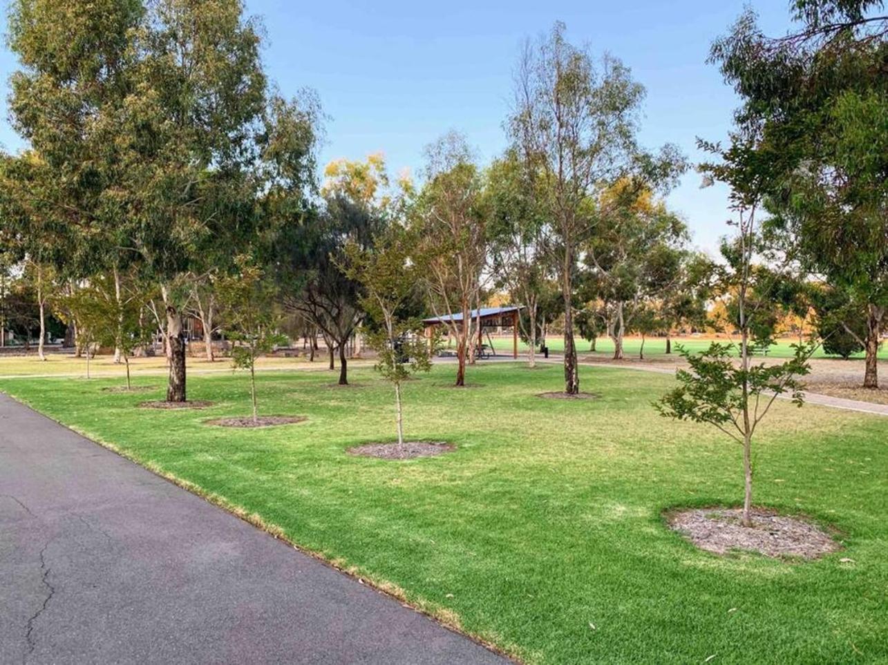 Big Free Wifi Gated Parking Aircon * Adelaide