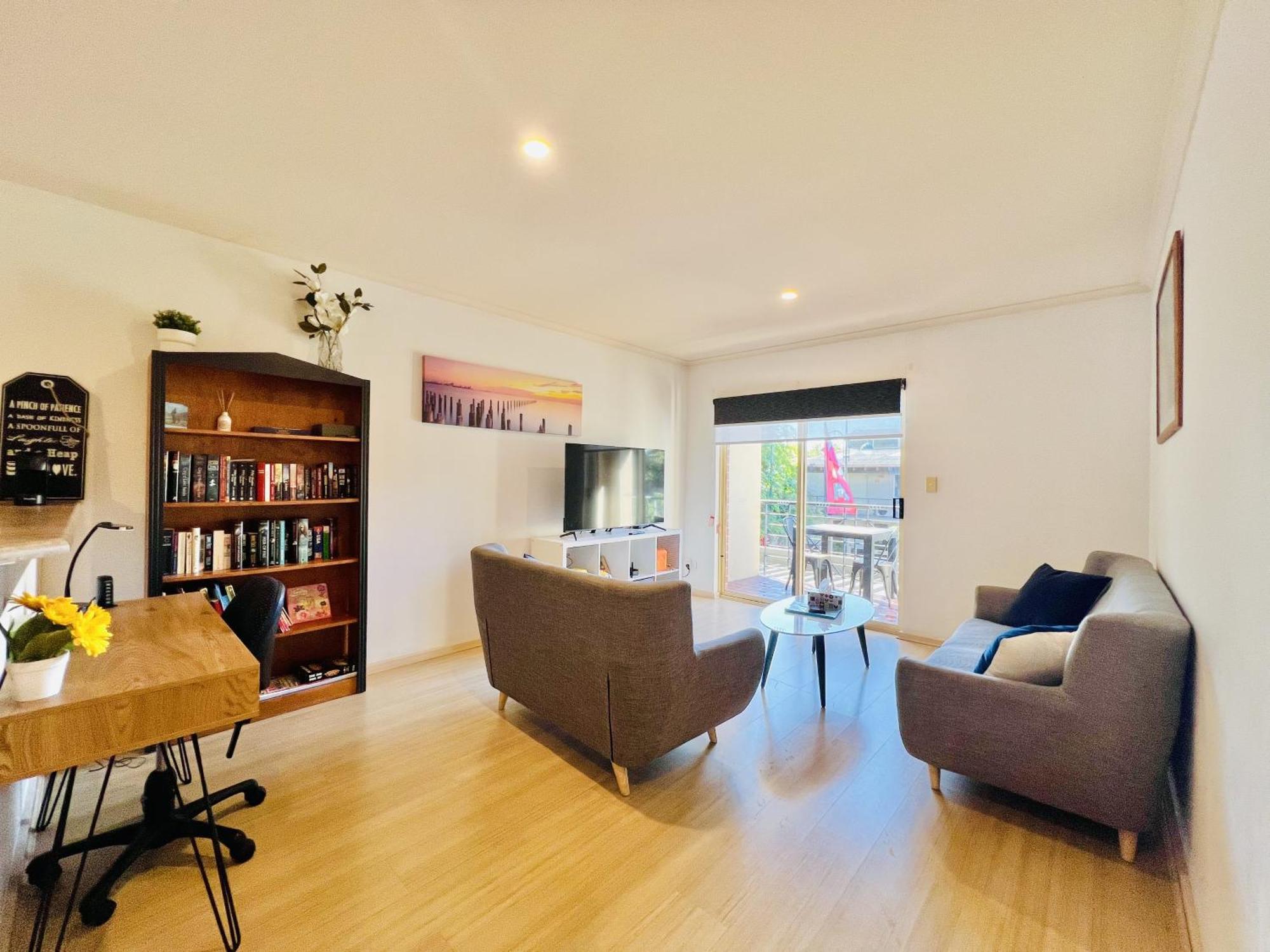 Big Free Wifi Gated Parking Aircon Holiday home Adelaide